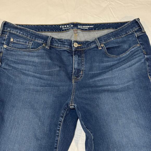 Torrid Women's Straight Leg Jeans - Dark Blue Size 22XS - Picture 8 of 9